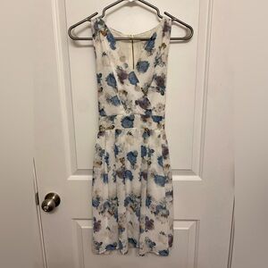 Beautiful White/Floral Twik Dress